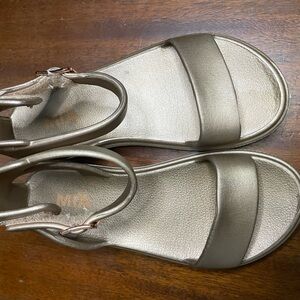 Mia brand girls sandals rose gold size 1